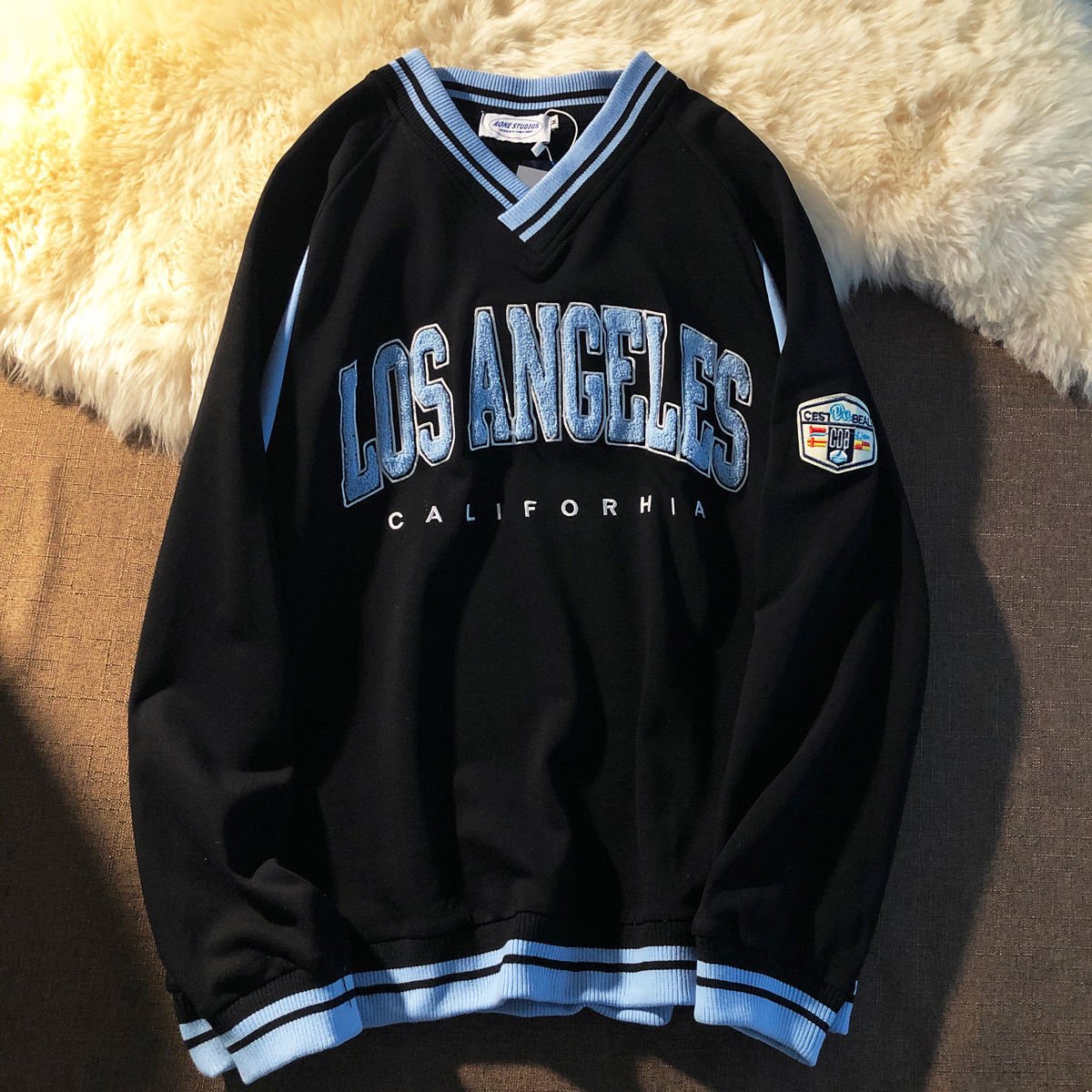 Camilla™ - Baseball Sweater V-Hals