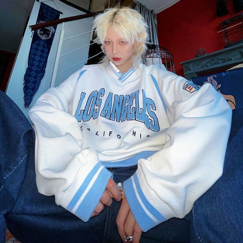 Camilla™ - Baseball Sweater V-Hals